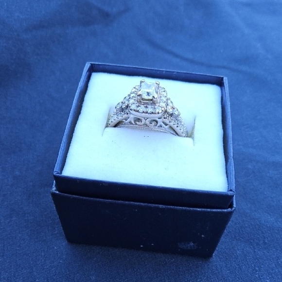 White Gold Diamond HALO Ring with Intricate Band - Picture 6 of 9